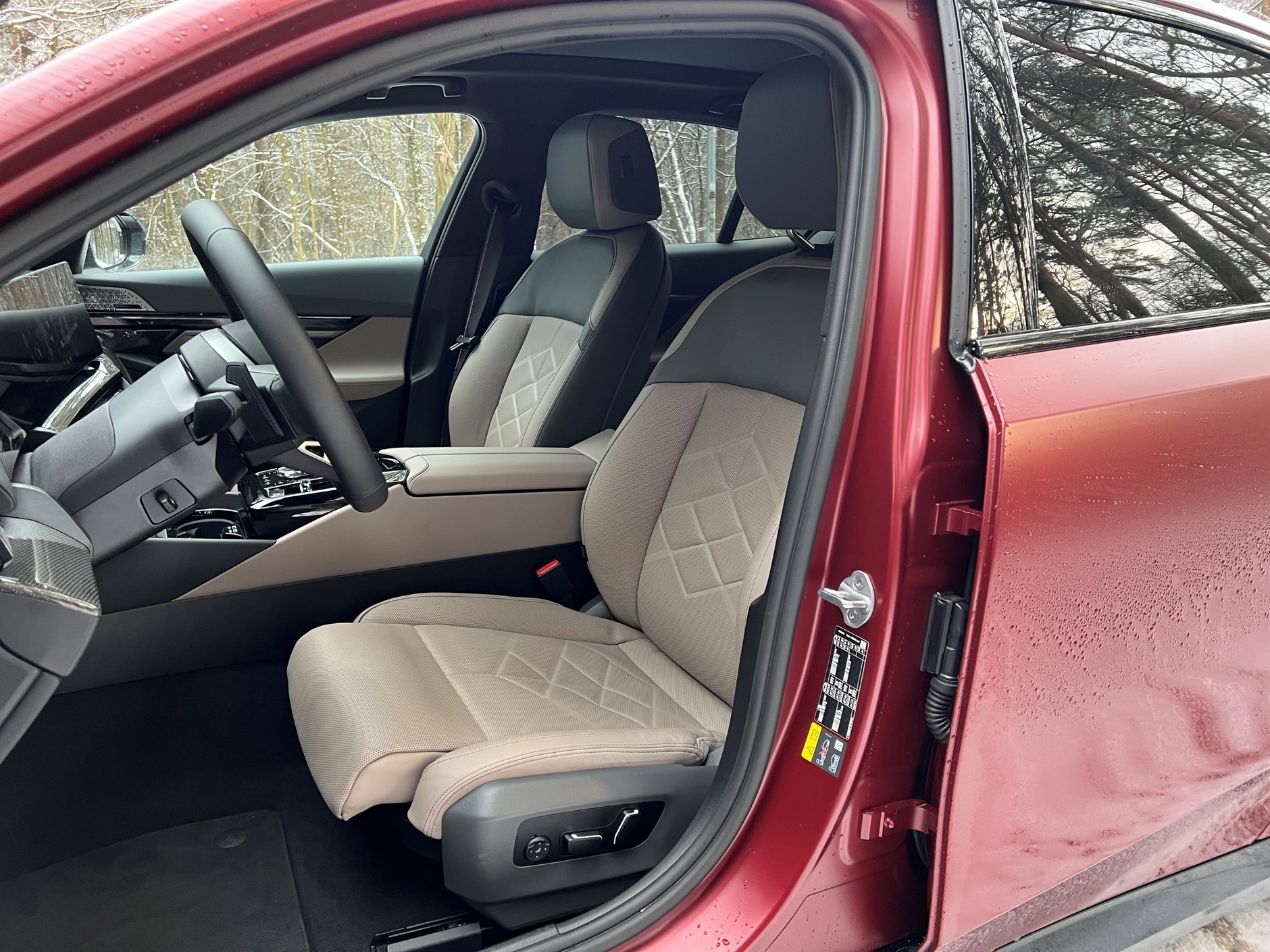 BMW serii 5 (ósma generacja; kod G60; wersja 550e xDrive)