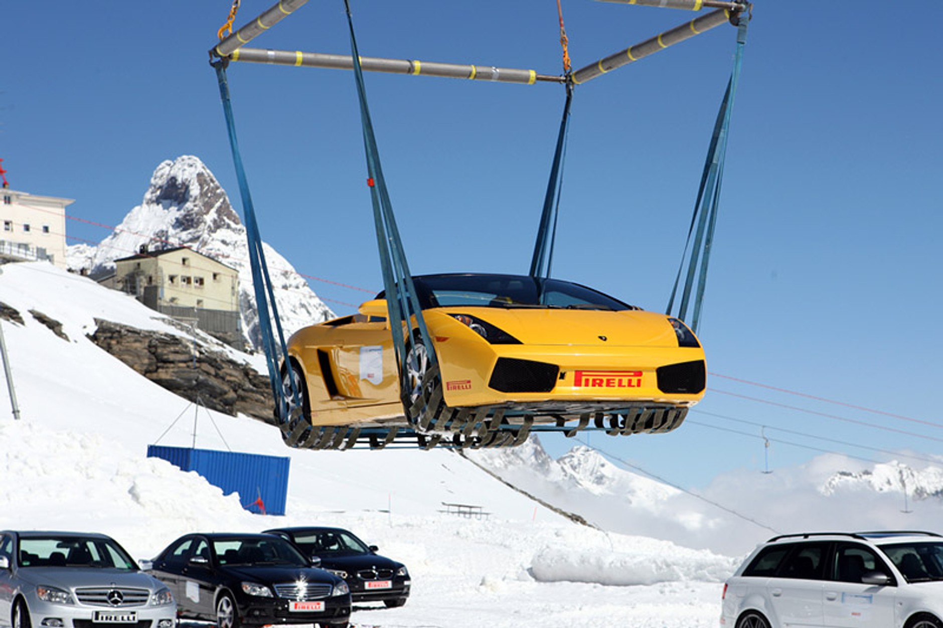 Pirelli Sottozero 2 pod Matterhorn, czyli jak zaprezentować zimowe opony latem