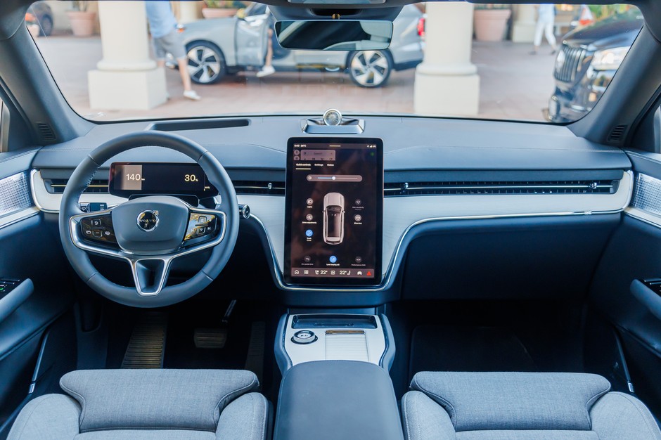 Volvo EX90