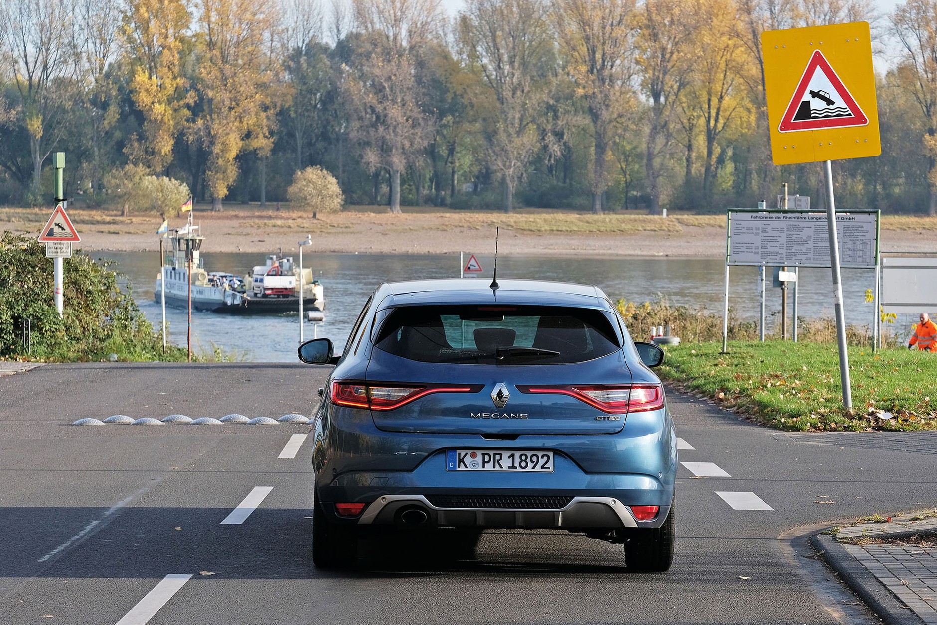 Renault Megane TCe 130 GT - zadziwiająco łatwa przeprawa!