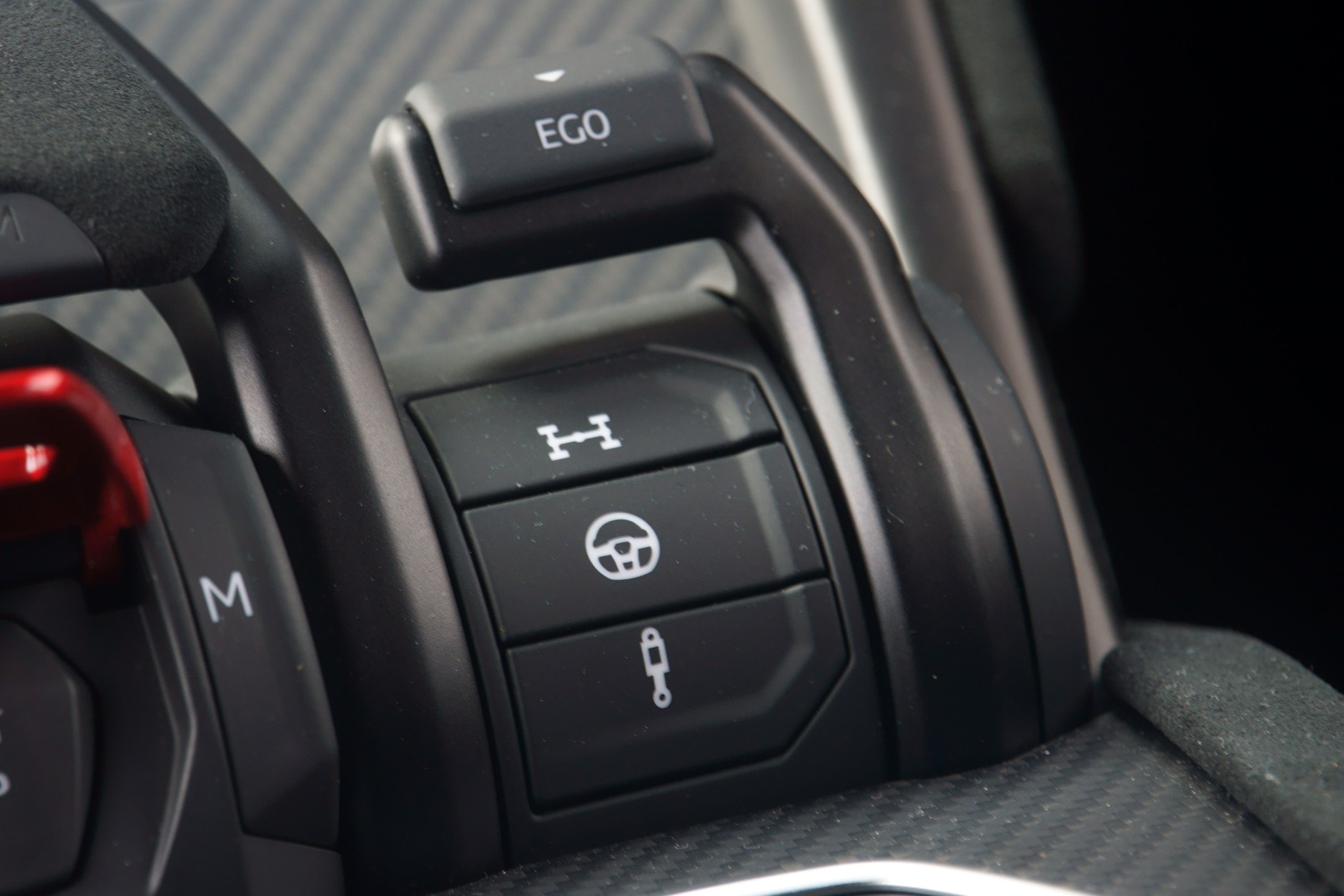 Lamborghini Urus Performante. 666-konny potwór na szczudłach