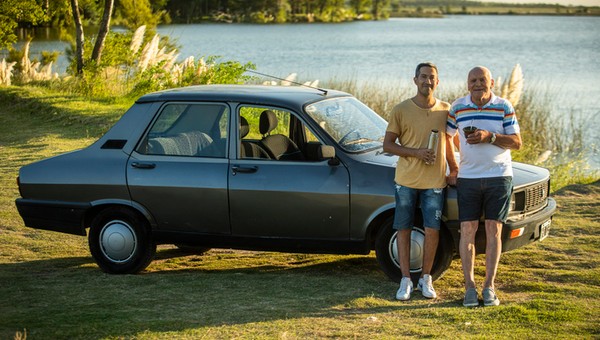 Wnuk kupił dziadkowi wymarzone auto, na które nigdy nie było go stać. To dopiero początek tej historii
