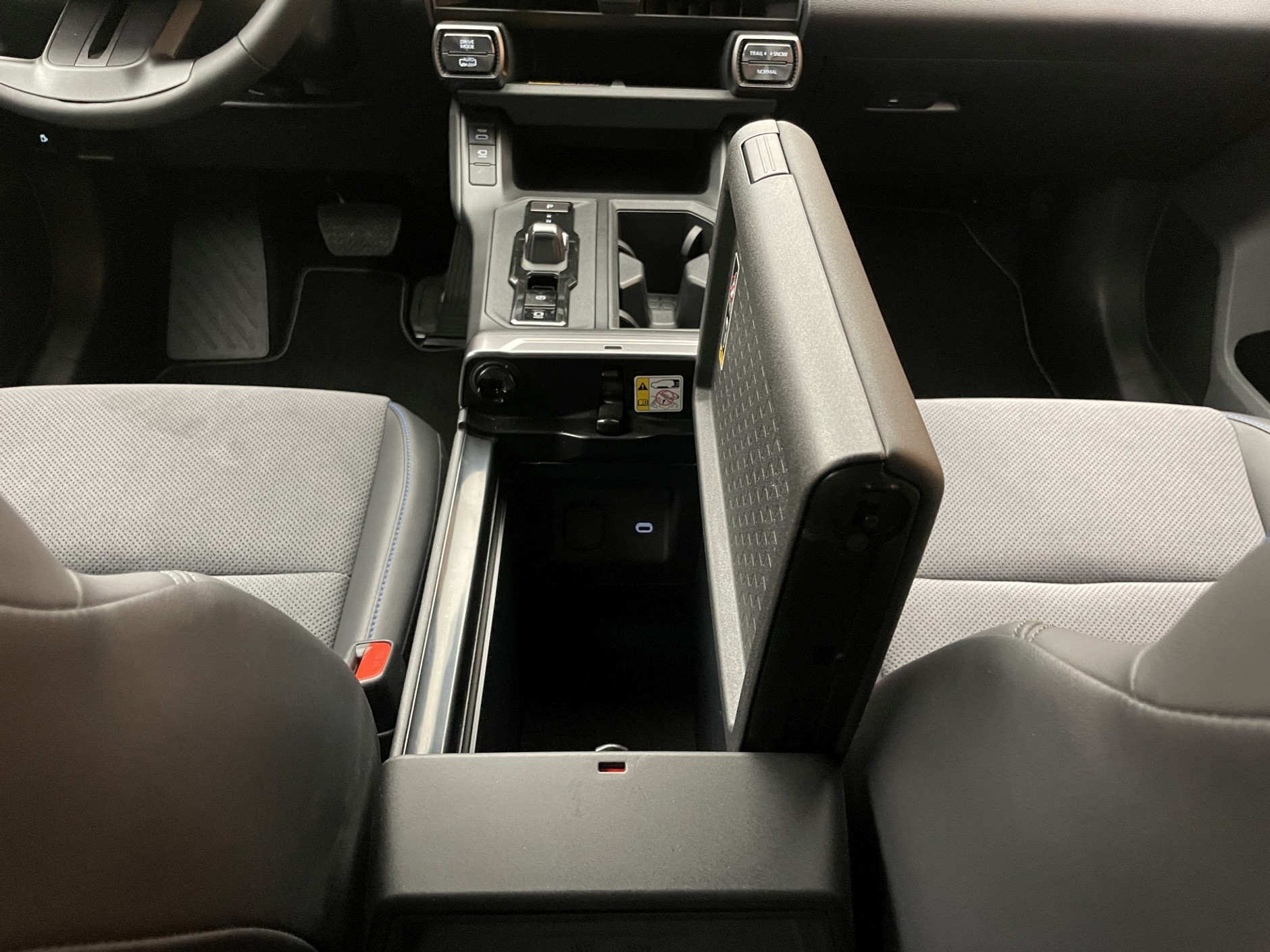 Nowa Toyota RAV4 (2025)