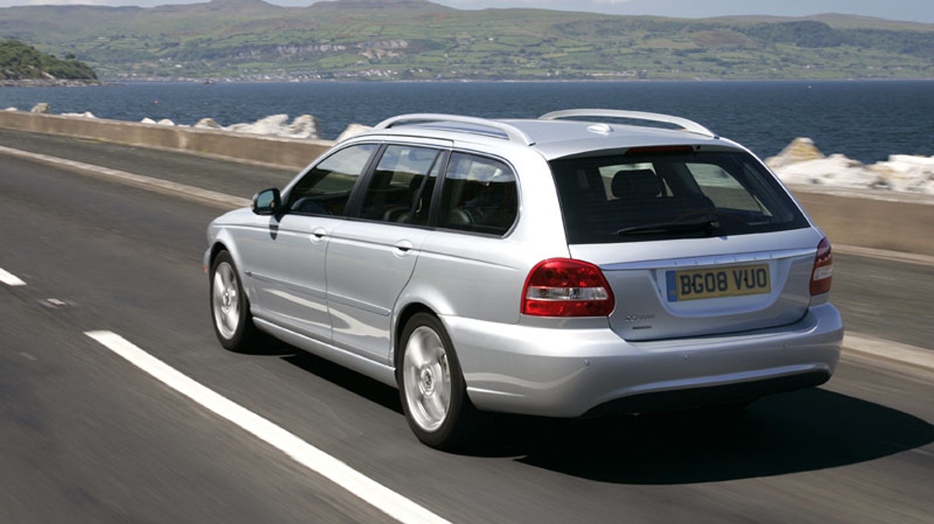 Jaguar Land Rover w 2014 zamknie jeden zakład