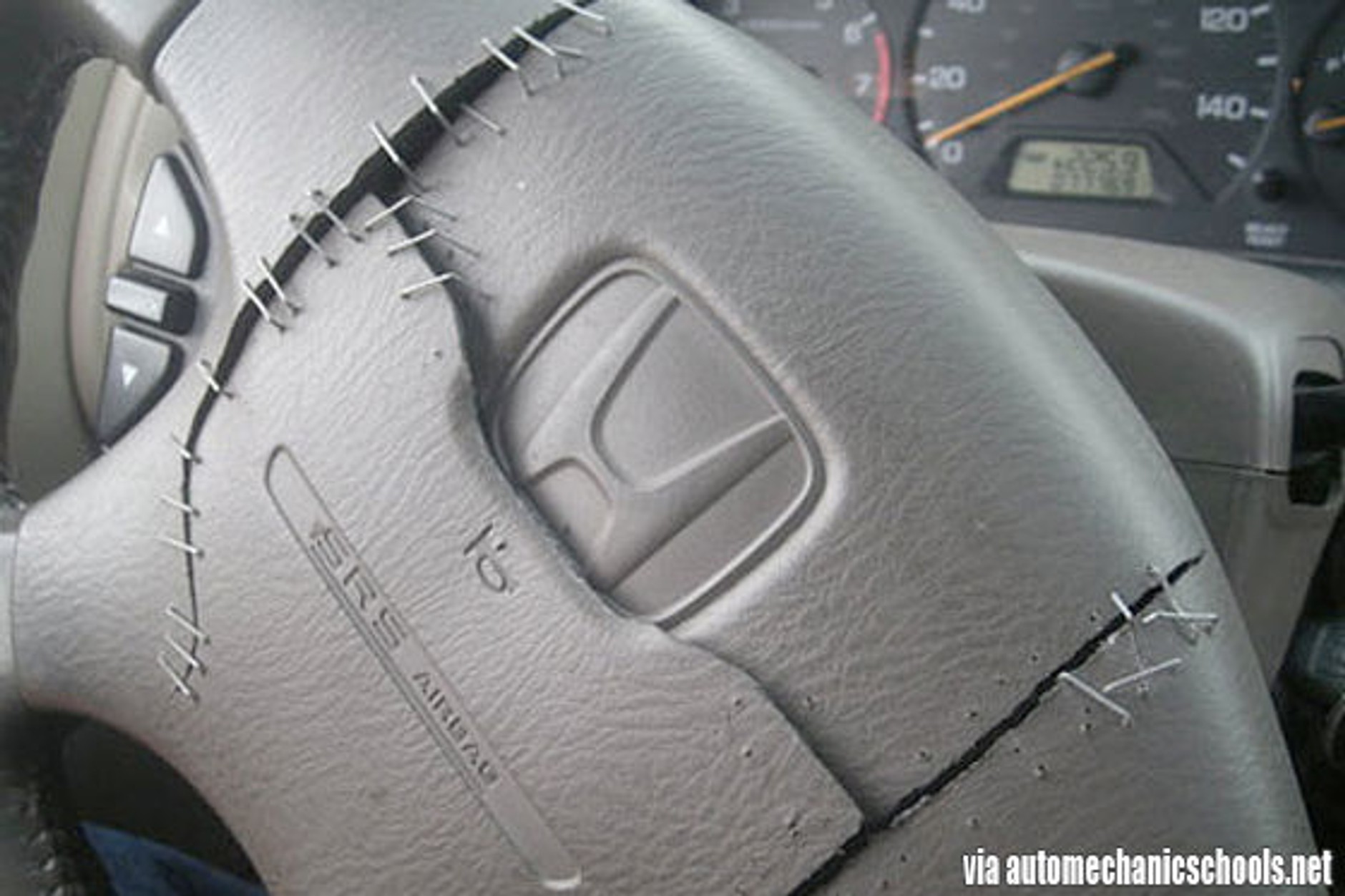 Jak nie naprawiać samochodu: 25 przykładów