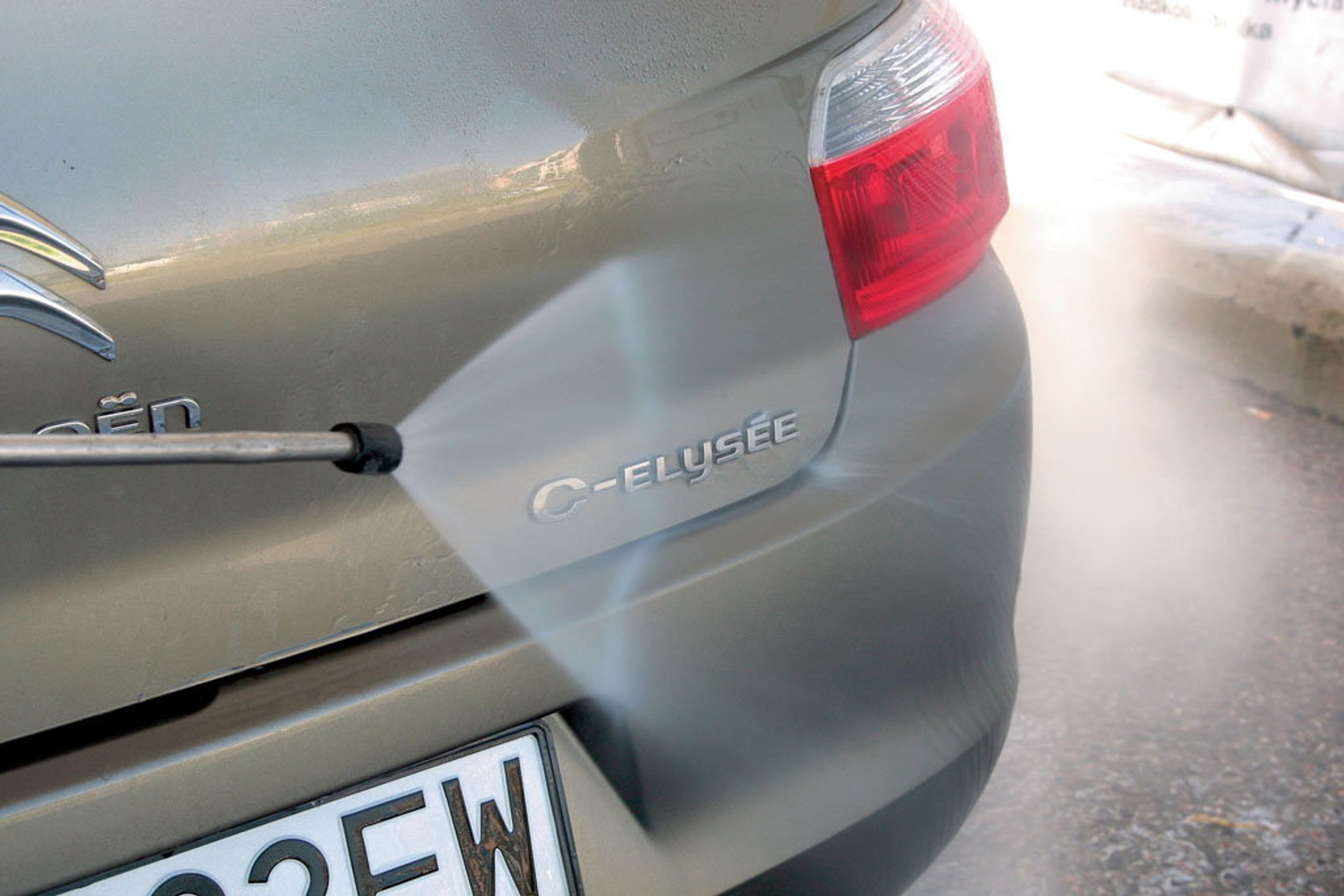 Myjnia bezdotykowa – na co trzeba uważać