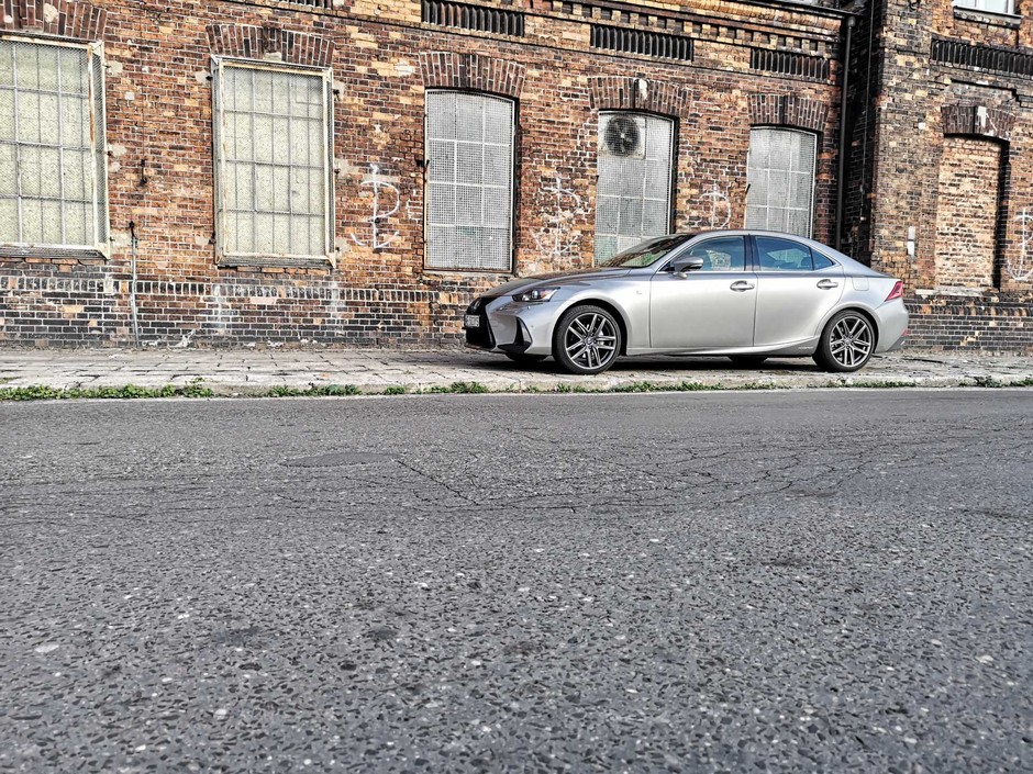 Lexus IS 300h