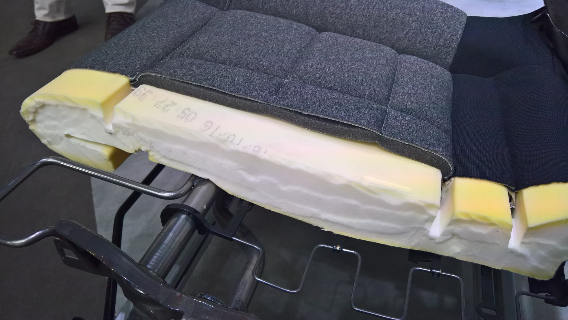 Oto siedzisko nowego fotela Advanced Comfort w Citroenie C4 Cactus. Jęst miękkie i bardzo sprężyste.