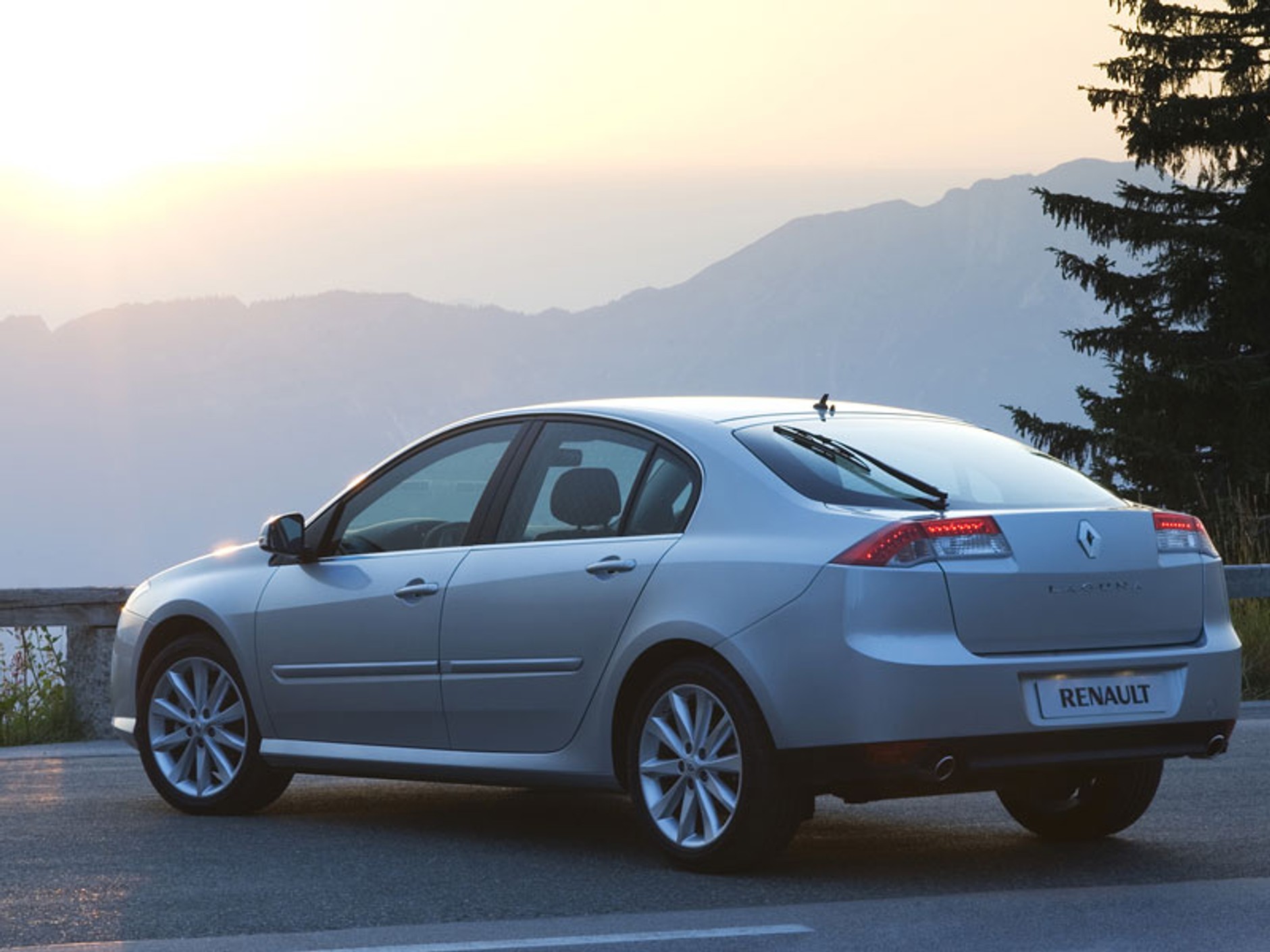 Nowy Renault Laguna: pierwsze wrażenia z jazd (cena już od 74 tys. złotych!)