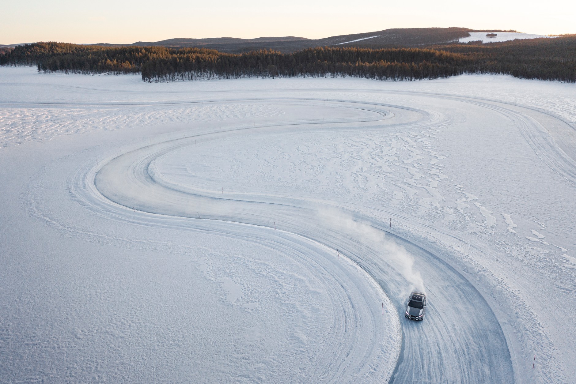 Polestar 2 Arctic Circle