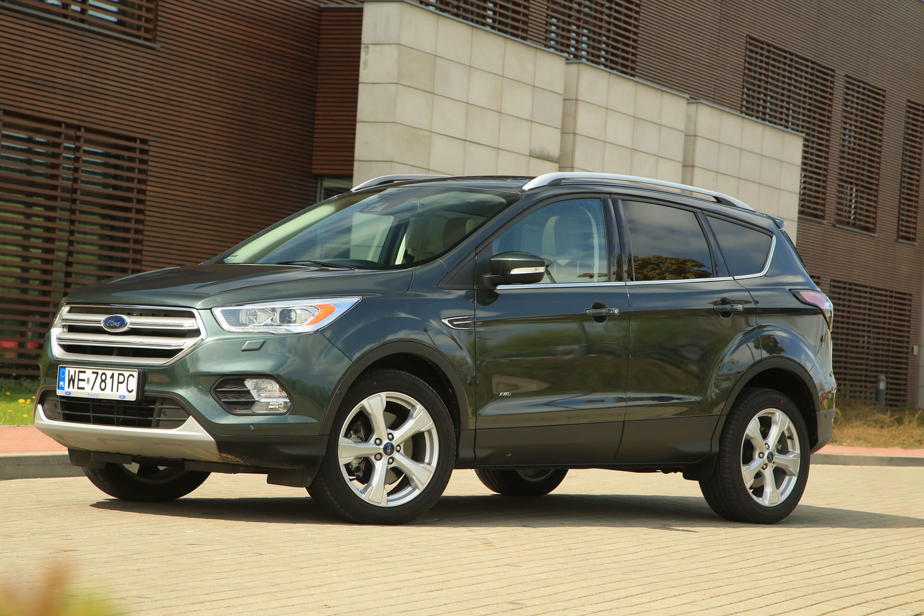 Ford Kuga 2.0 TDCi 4x4 - wciąż błyszczy zawieszeniem