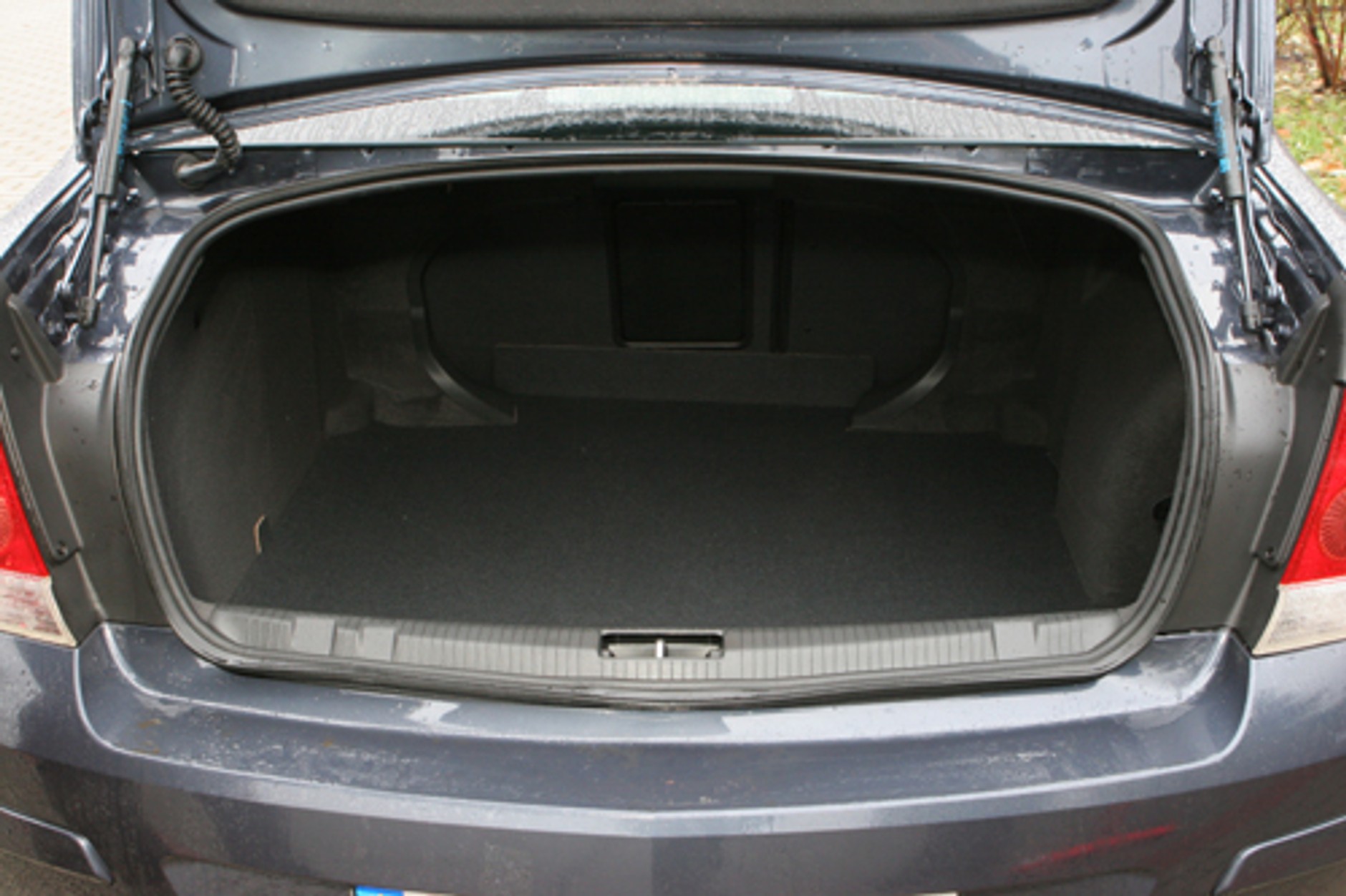 Opel Astra 1.3 CDTi Enjoy - Sedan z dużymi ambicjami