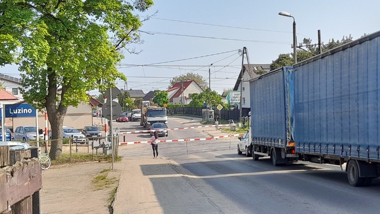 Przejazd kolejowy w Luzinie