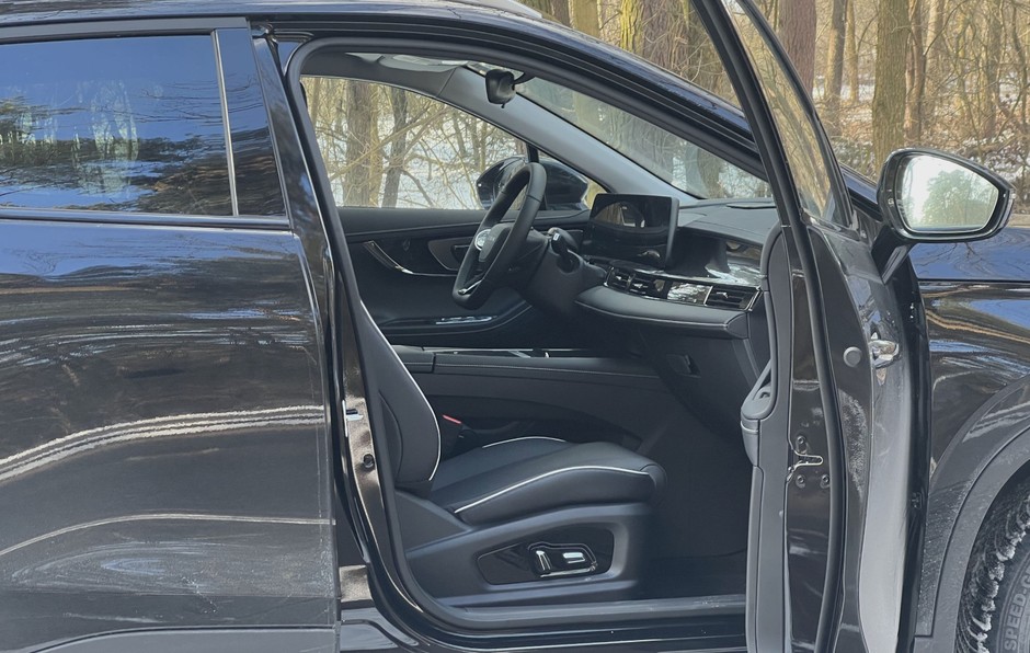 Omoda E5