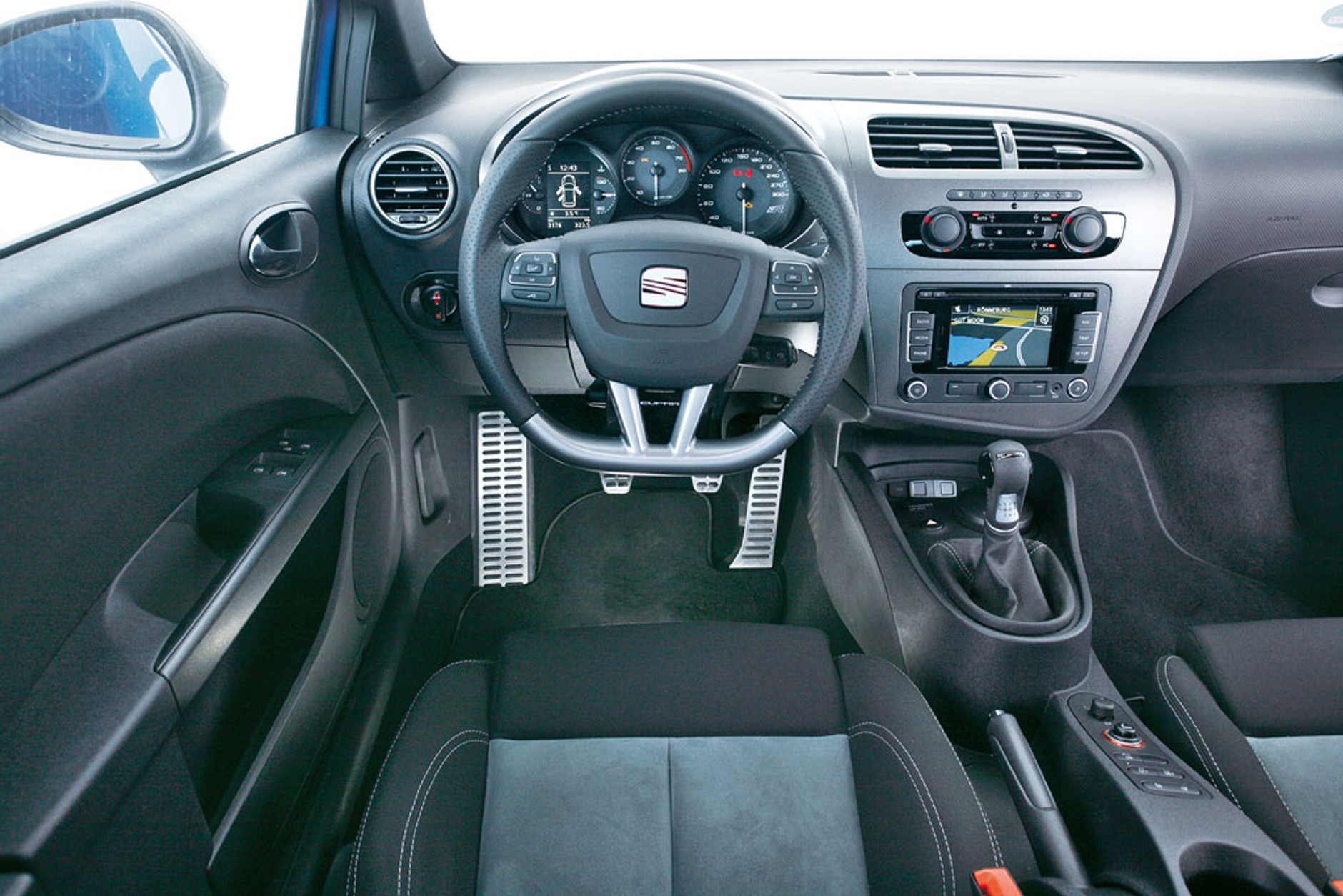 Który nadaje się na przewodnika stada? Pięć supersportowych kompaktów: Mazda 3MPS kontra BMW 130i, VW Golf R, Audi S3 i Seat Leon Cupra