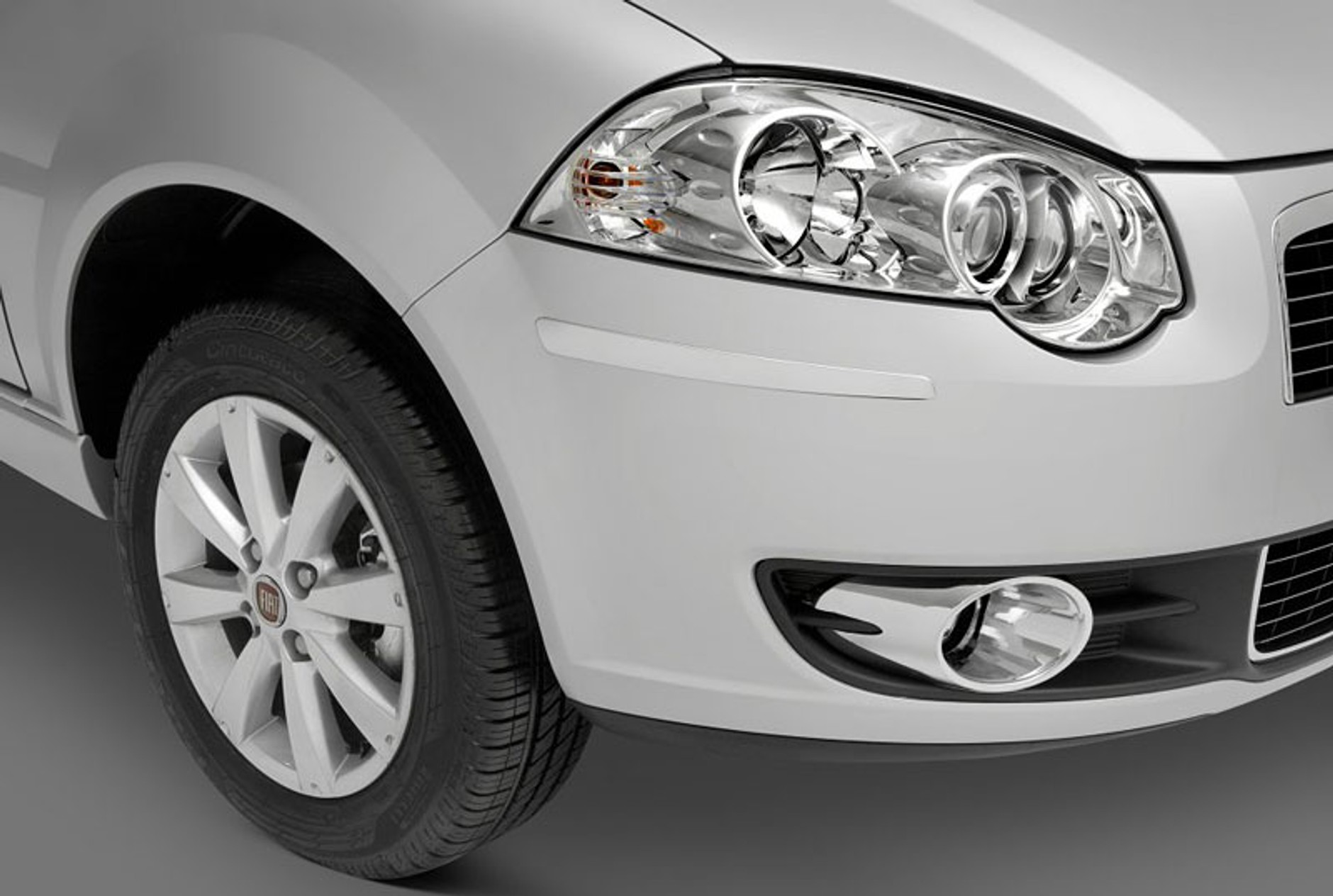 Nowy Fiat Siena: oficjalne zdjęcia i kolejne informacje