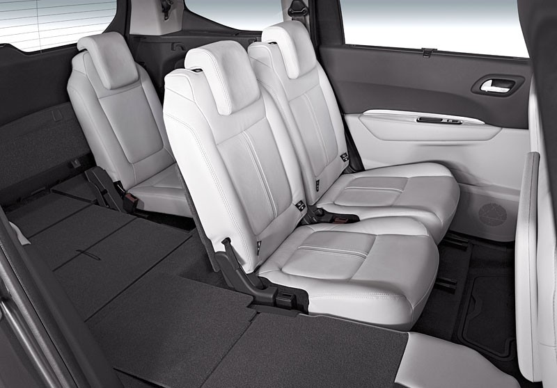 Peugeot: 5008 - duży, wygodny, nowoczesny, dla 5 lub 7 osób