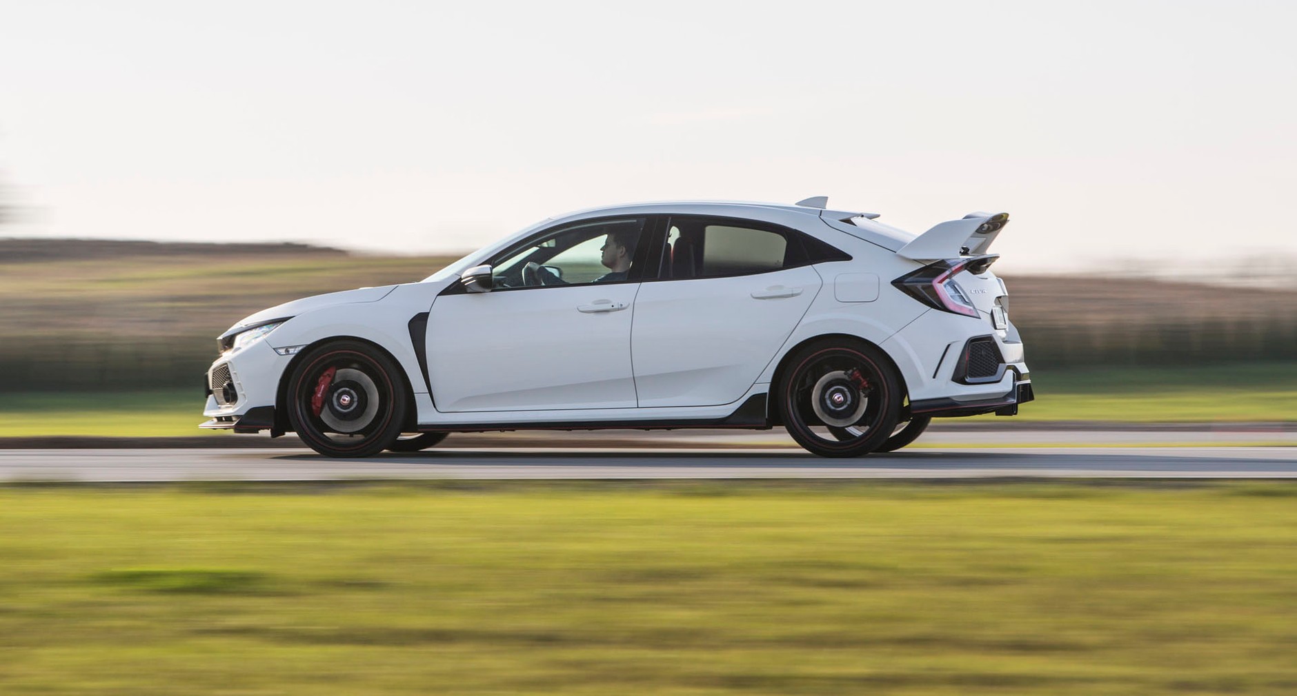 Honda Civic Type R - jest tak szybka, jak wygląda