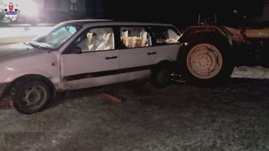 Chcieli odpalić traktor "na zaciąg". Osobówka przejechała po kobiecie