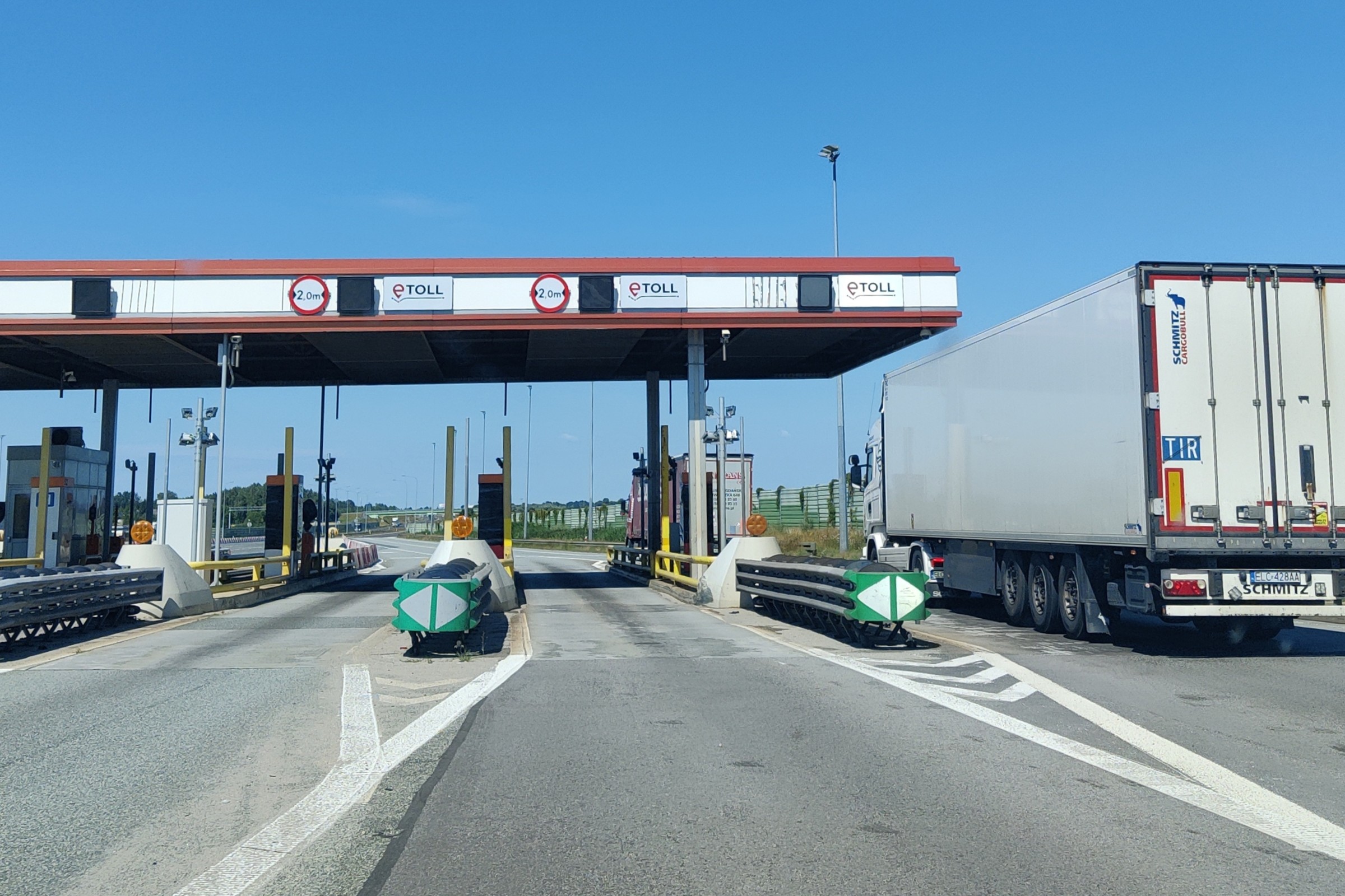 Polacy ignorują 5,5 mln zł w systemie e-TOLL. Skarbówka bezradna