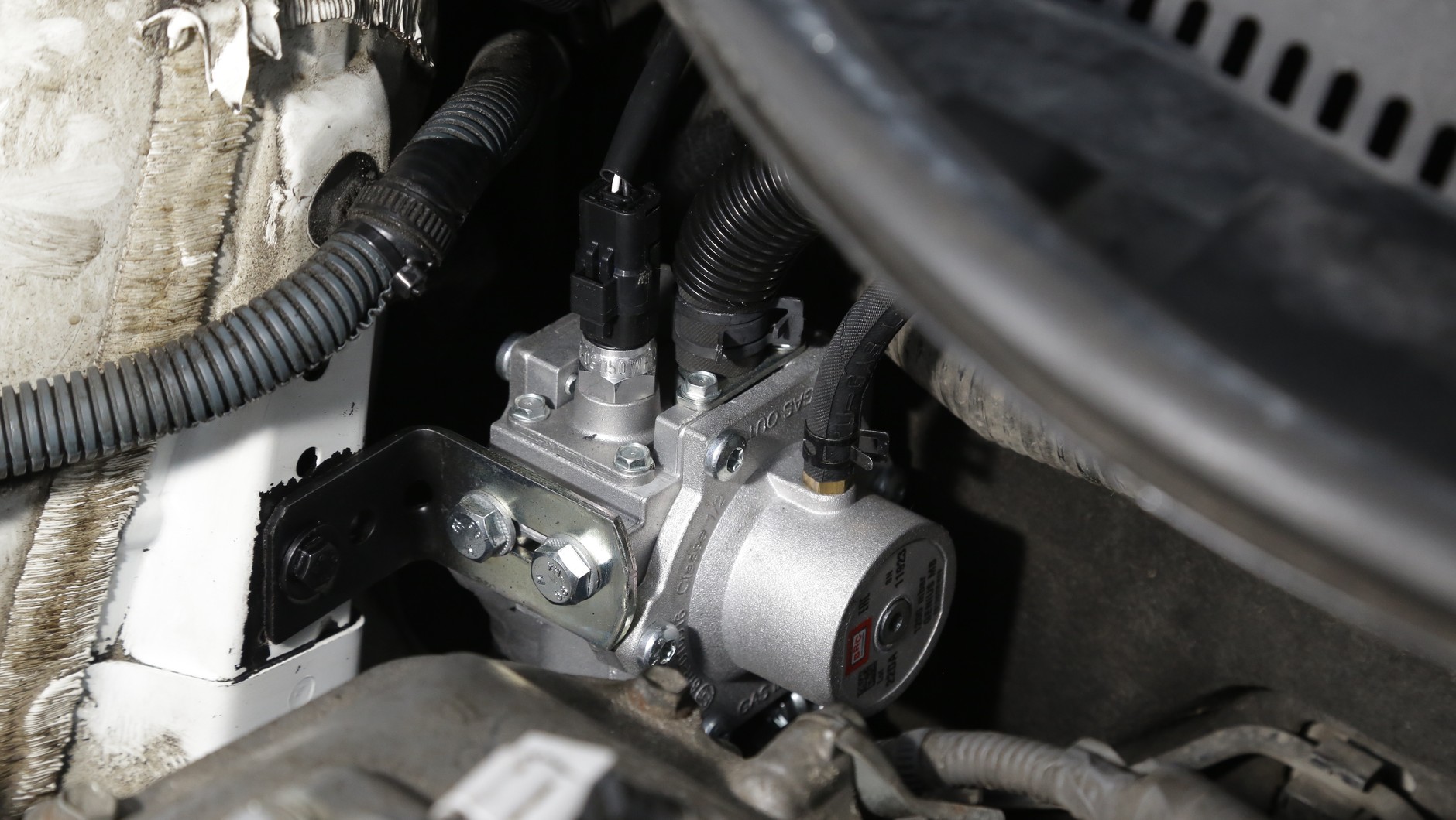 Toyota Auris Kombi 1.8 Hybrid LPG 2014 2. generacja