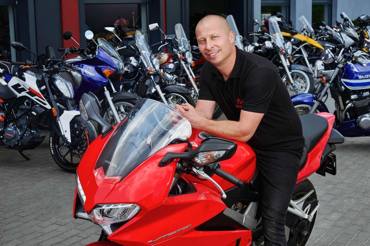 Z garażu na szczyt. Jak motocykle zmieniły życie Sylwestra Cichockiego