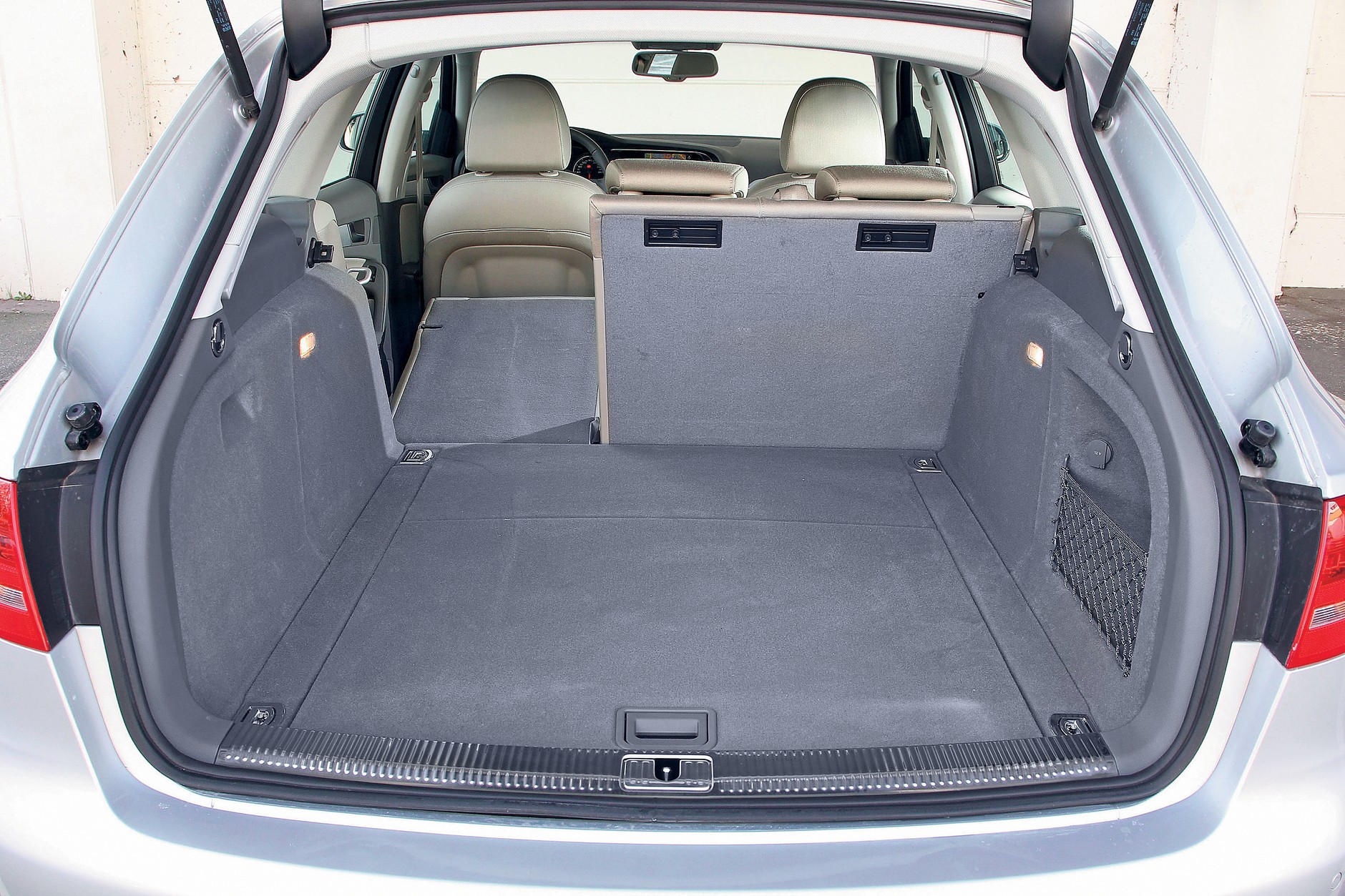 Porównanie kombi klasy średniej: AUDI BMW VOLVO