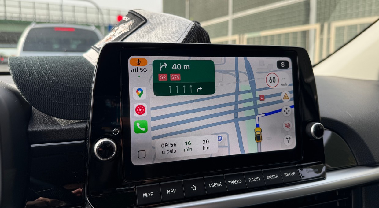 Pięć najlepszych funkcji Google Maps dla kierowców. Jedna pozwala unikać mandatów