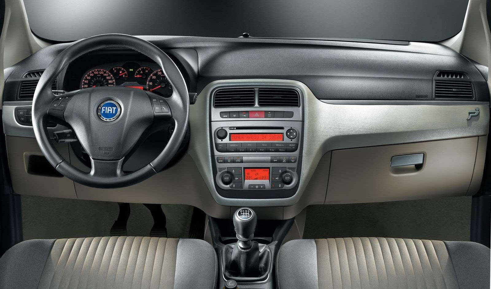 Grande Punto był w swoim czasie jednym z najtańszych hatchbacków w segmencie B. Jako że auto dodatkowo sporo traci na wartości, dzisiaj stanowi atrakcyjną ofertę z rynku wtórnego.
