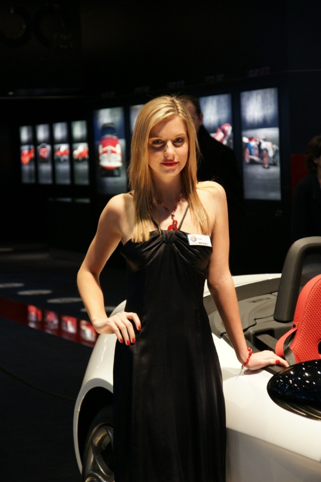 Genewa 2010: Dziewczyny z salonu samochodowego w Genewie (galeria)