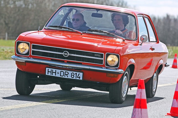 Te wspaniałe lata siedemdziesiąte: Audi 80 GL VW Passat Opel Ascona 1.6 Ford Taunus 1600 GXL