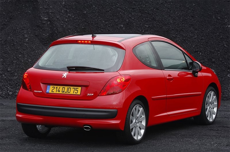 Sprzedaż w Europie 2008: Peugeot liderem w klasie małych samochodów