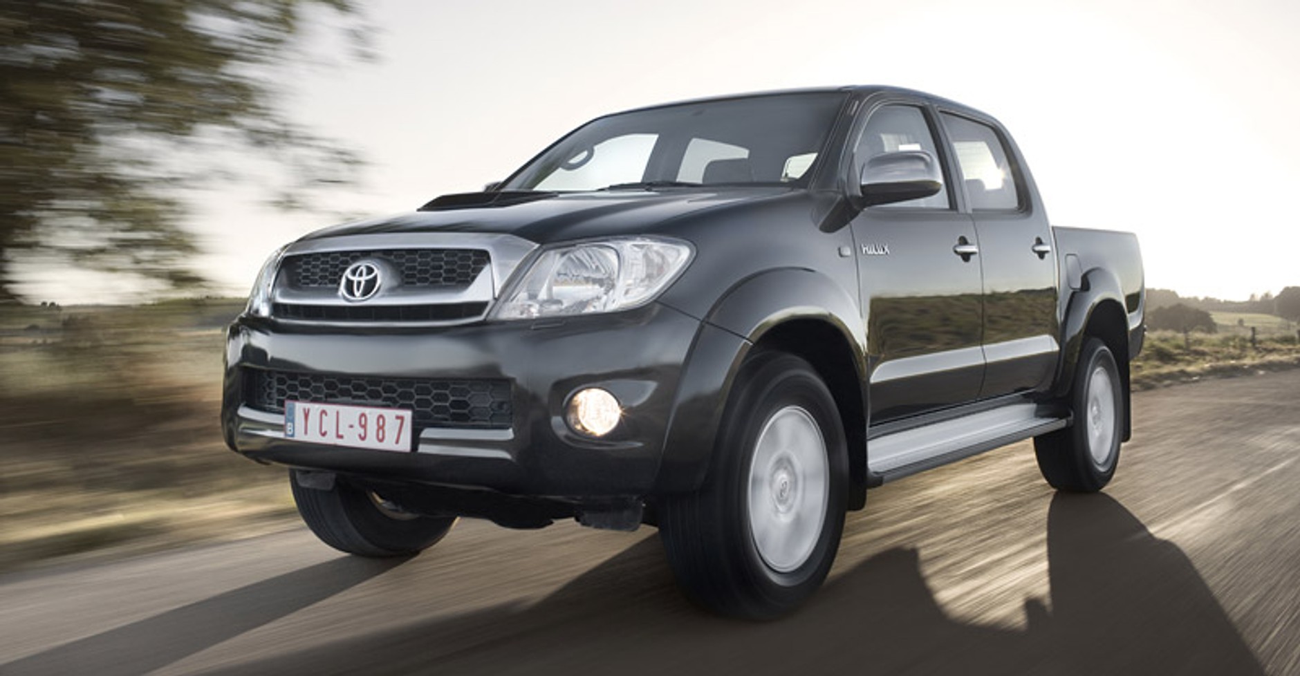 Toyota Hilux: restyling pickupa na nowy rok modelowy