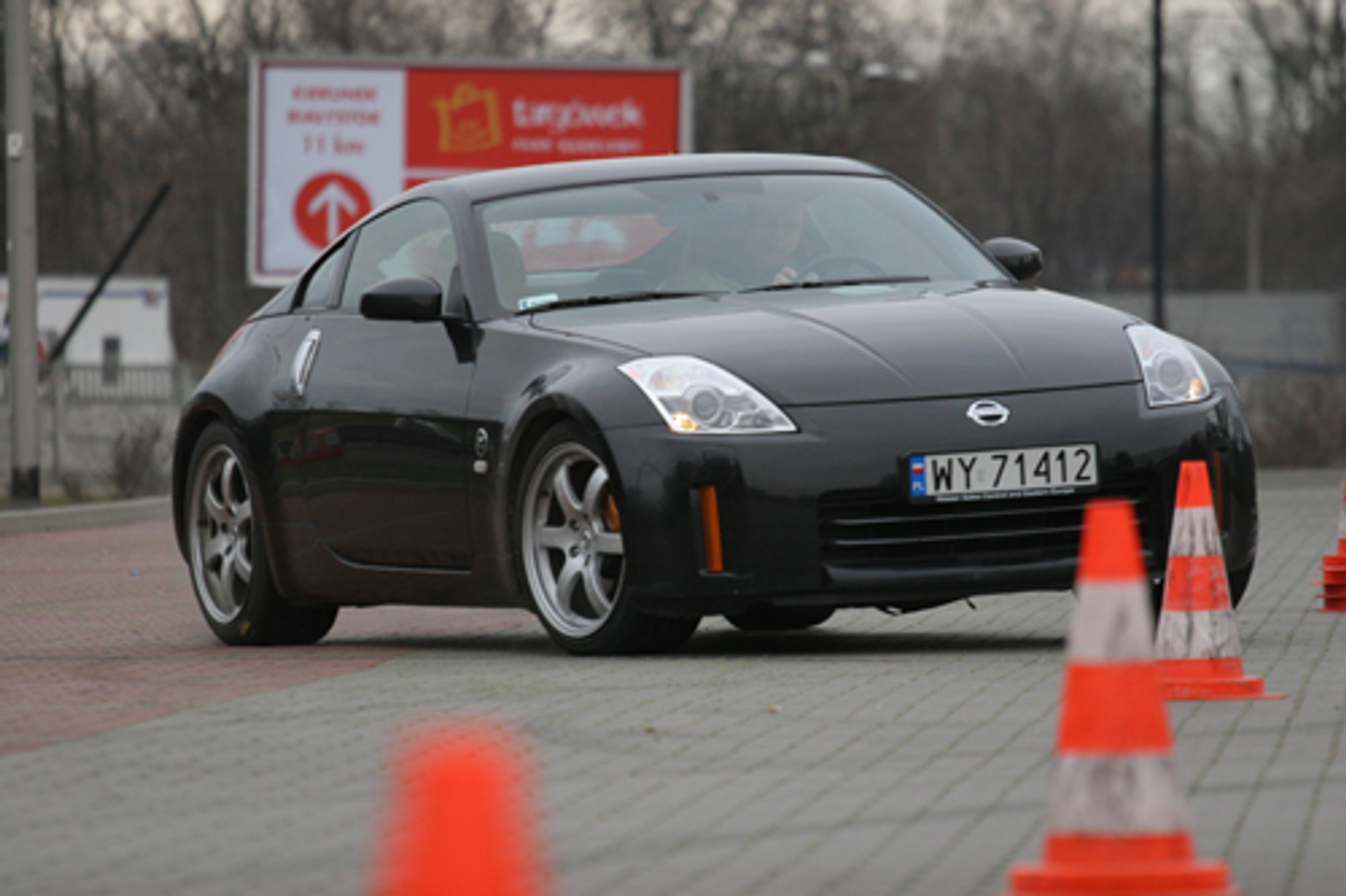 Nissan 350Z Pack - Auto do jazdy bokami