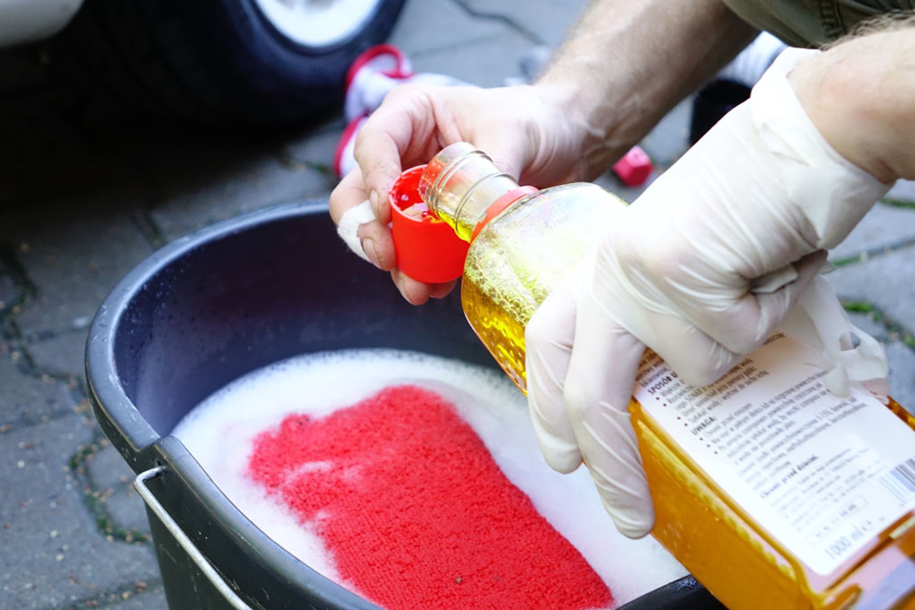 Jak umyć auto, żeby domyć?