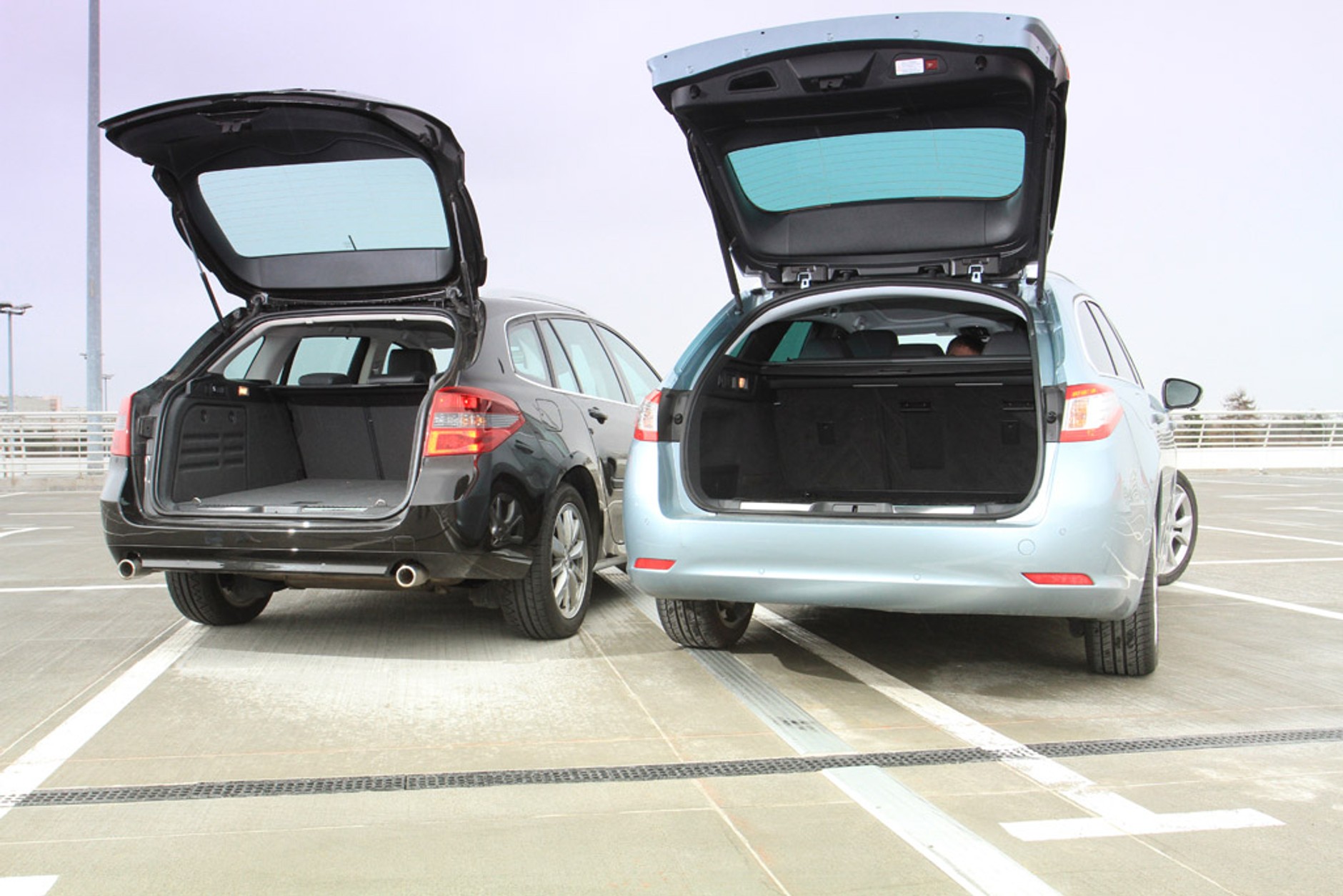 Peugeot 508 SW kontra Renault Laguna Grandtour: wybierasz styl czy funkcjonalność?