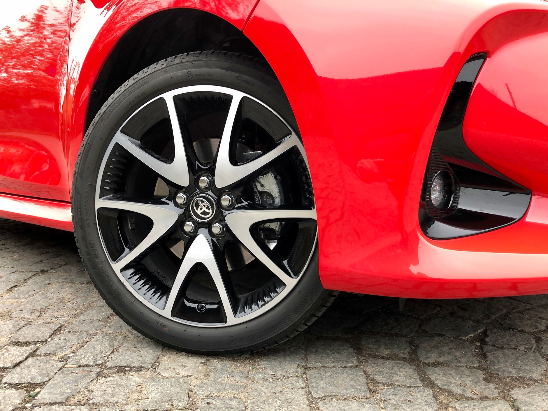 Nowa Toyota Yaris 1.5 Hybrid Premiere Edition