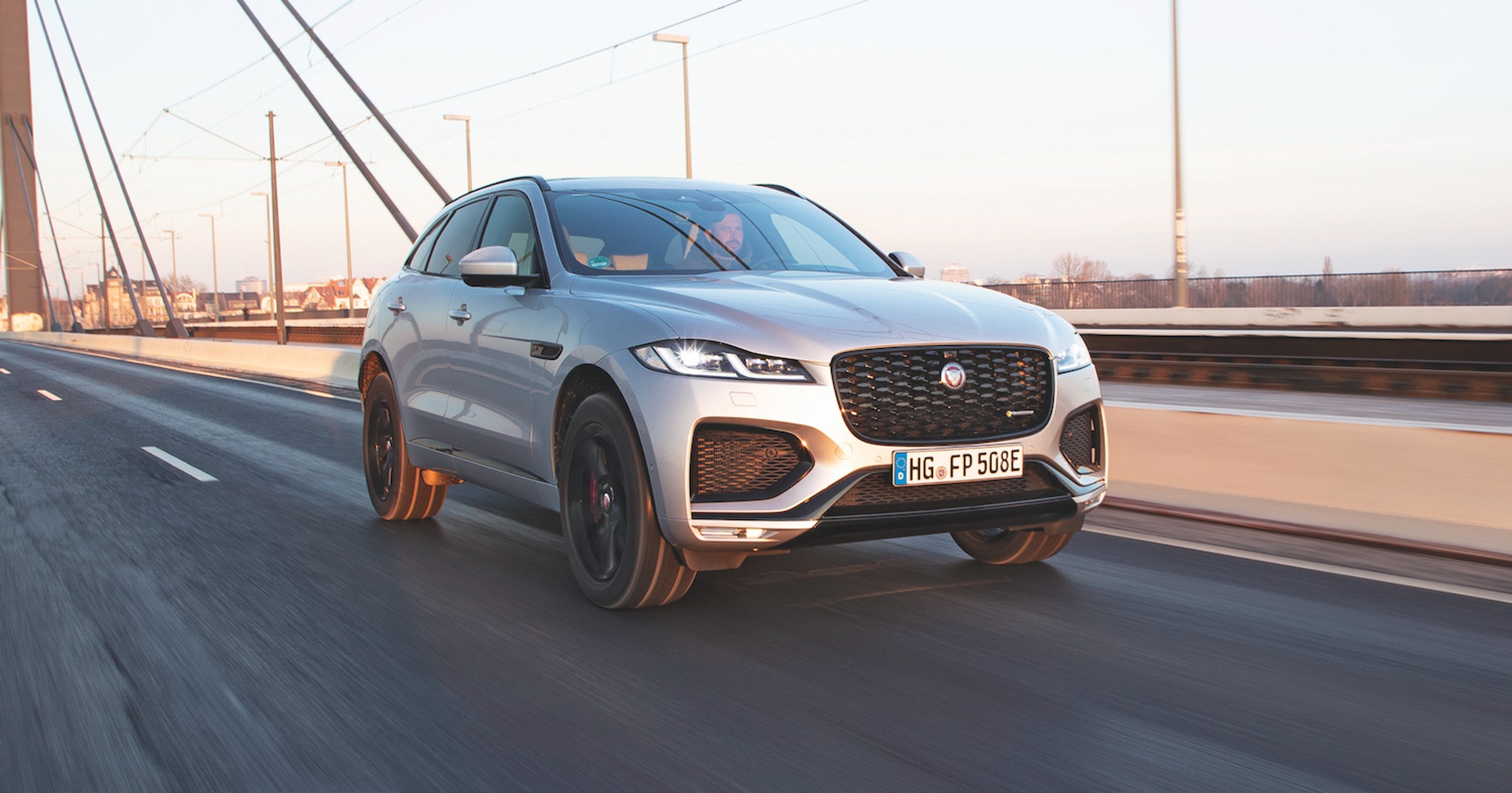 Jaguar F-Pace P400