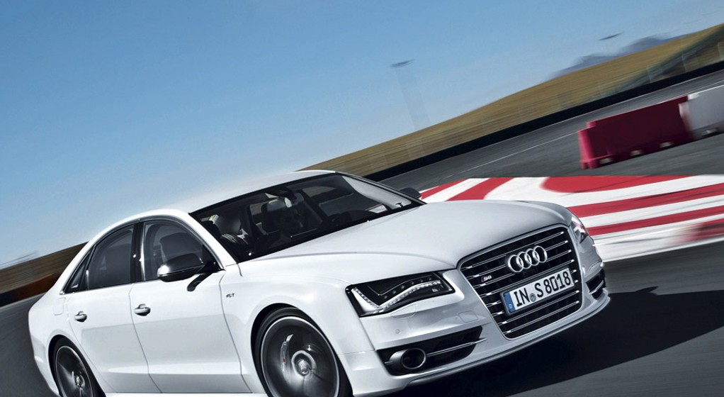Audi S8: marzenie każdego szofera