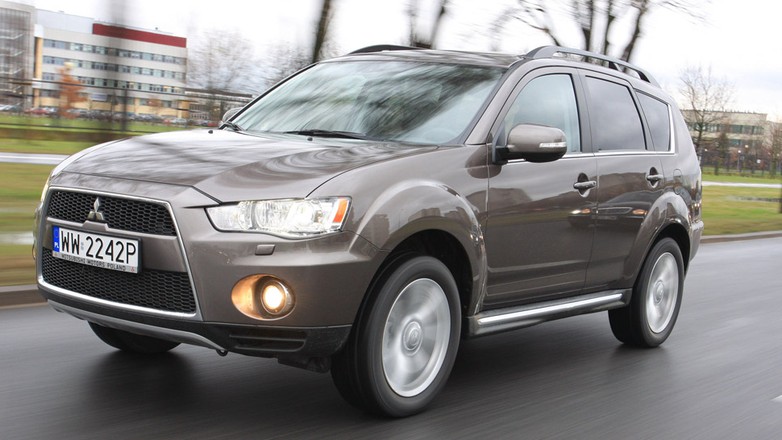 Mitsubishi Outlander CVT: czy to wersja dla mieszczuchów?