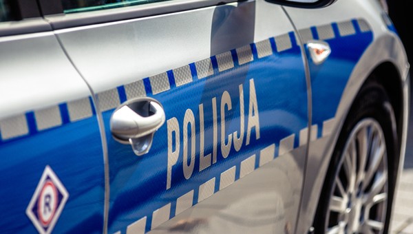 Pościg za Porsche ulicami Chełma. Uciekając, uszkodził radiowóz