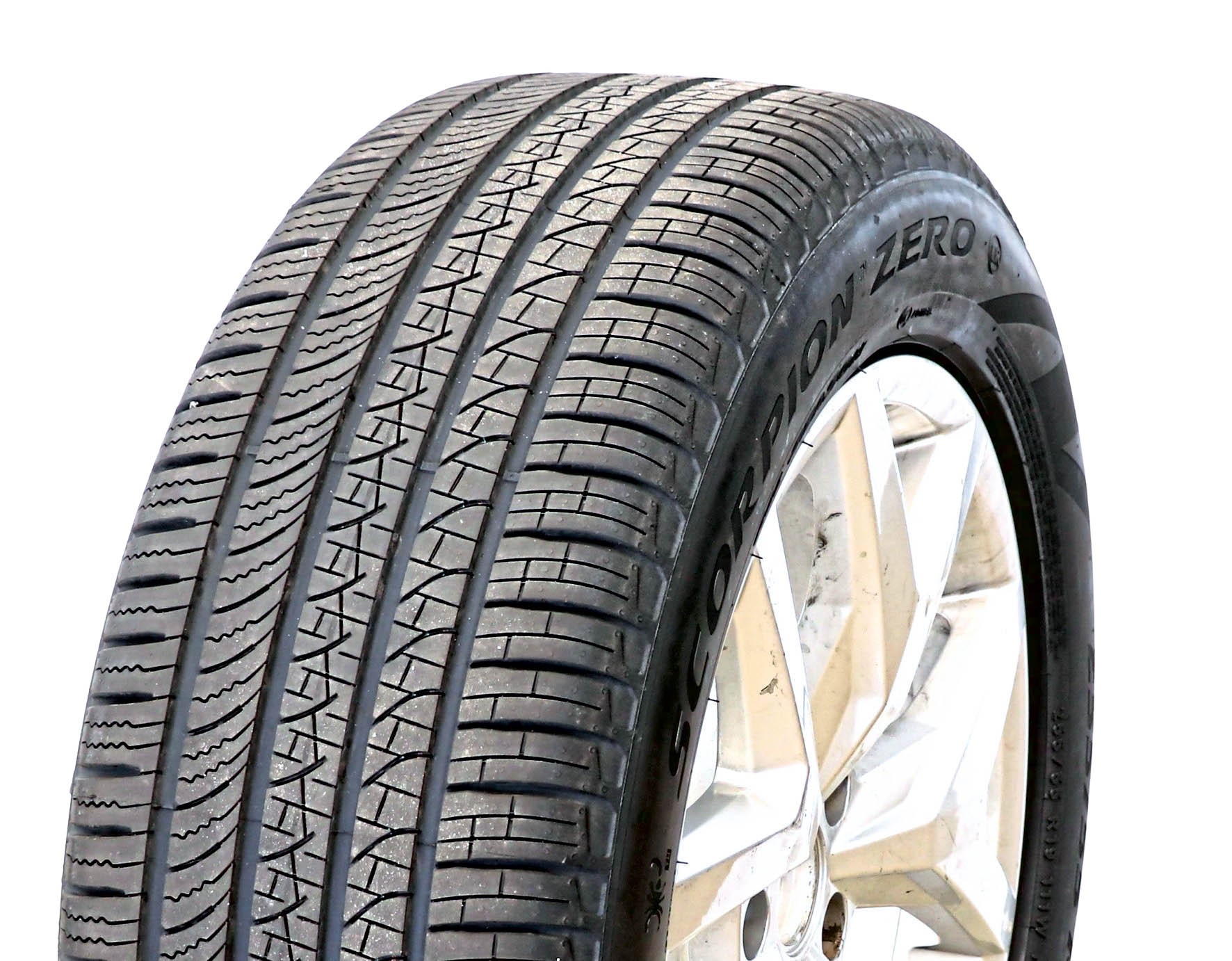 Pirelli Scorpion Zero All Season
