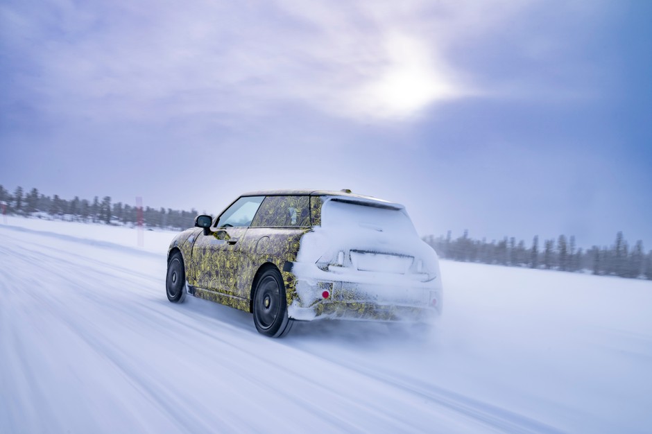 2023 Mini Electric zakamuflowany