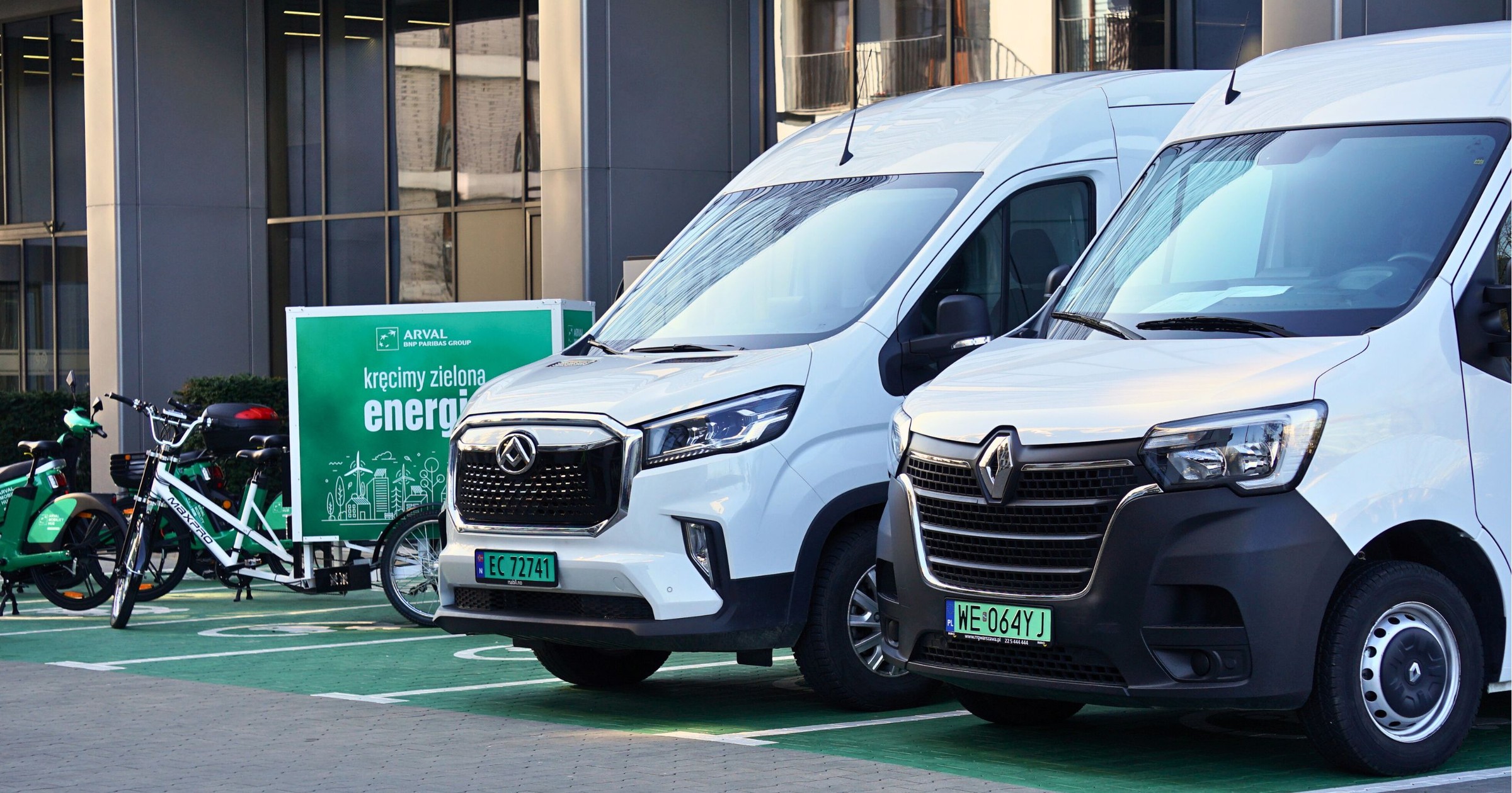 Porównali zasięgi nieobciążonych i załadowanych elektryków