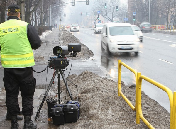 Fotoradary znów dla straży gminnych: dobry pomysł?