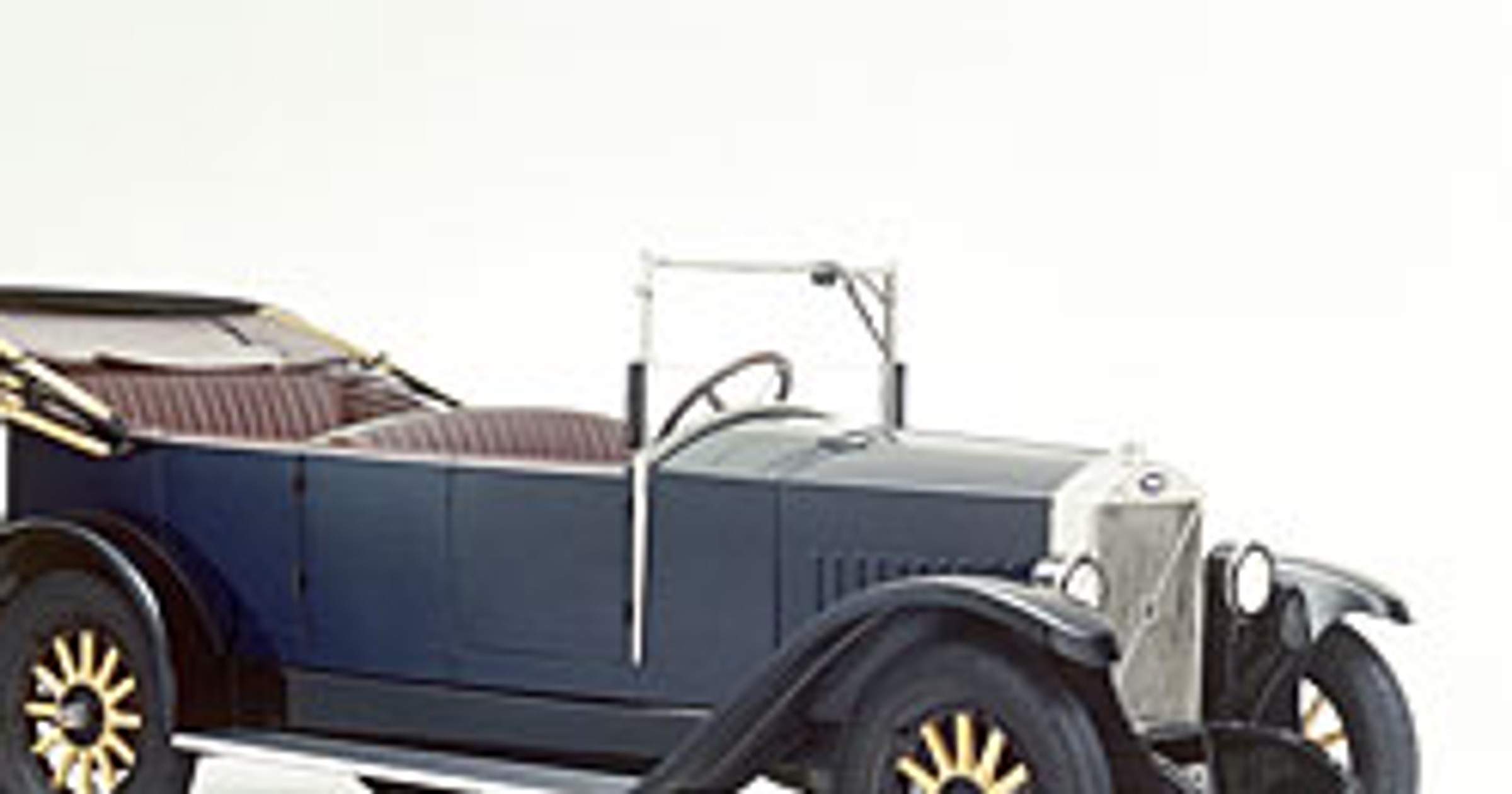 Volvo świętuje 80 lat od przedstawienia pierwszego modelu