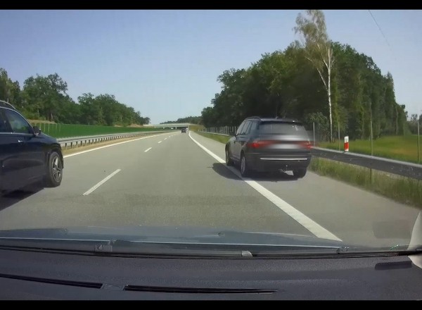 Kierowcę BMW poniosła fantazja na ekspresówce [WIDEO]