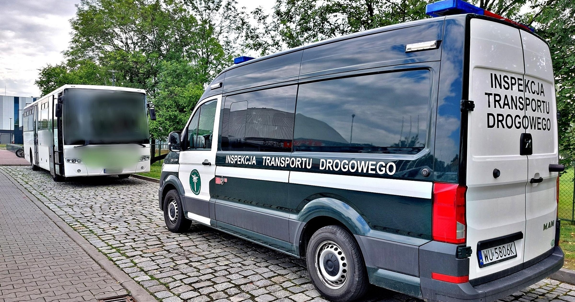 Inspektorzy ITD sprawdzili autokar przed wycieczką przedszkolaków
