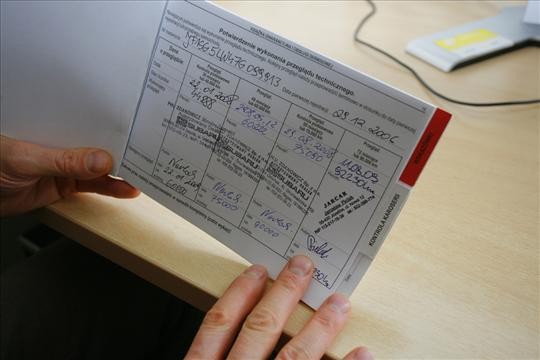 Kręcone auta w firmowych salonach
