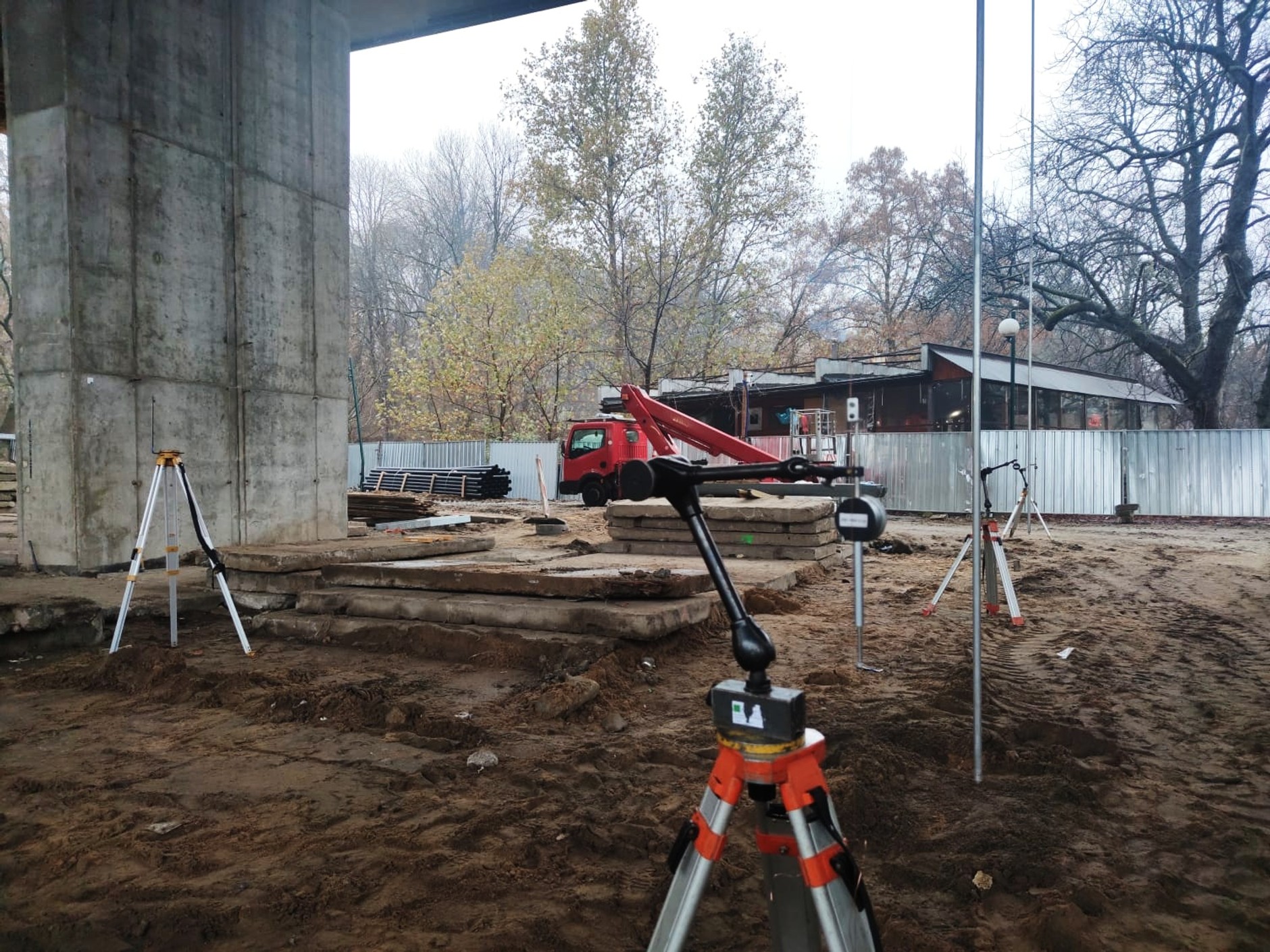 Próby obciążeniowe północnego wiaduktu Trasy Łazienkowskiej